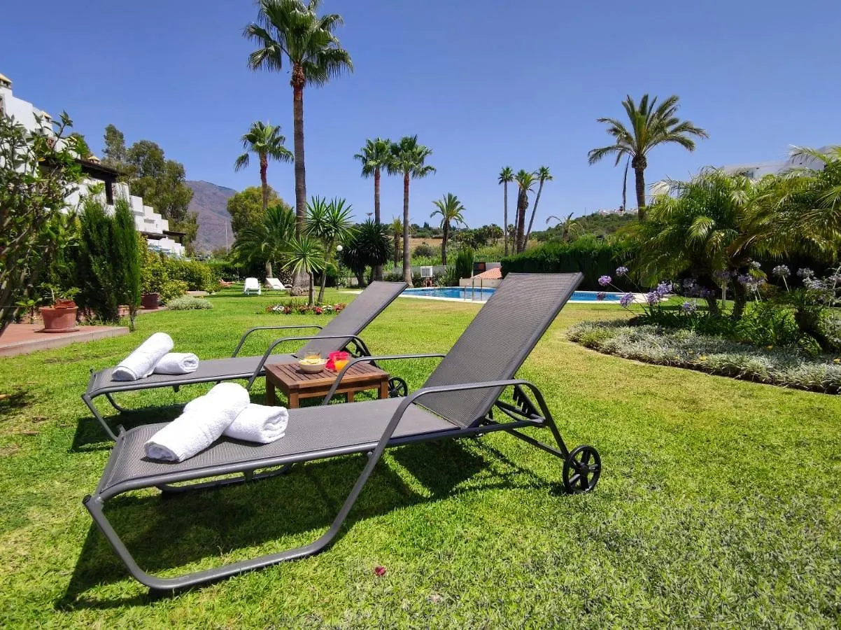 Spacious Beachfront Town House In Estepona With Fully Equipped Kitchen, Pools, Garden, Sea View 0*,