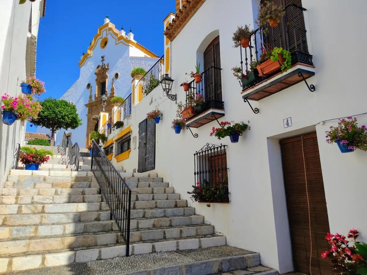 Holiday home Spacious Beachfront Town House In Estepona With Fully Equipped Kitchen, Pools, Garden, Sea View
